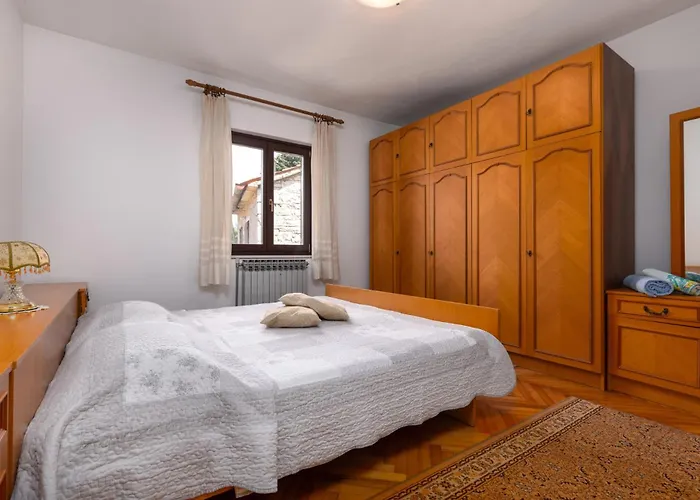 Mariza - Quiet Location! *