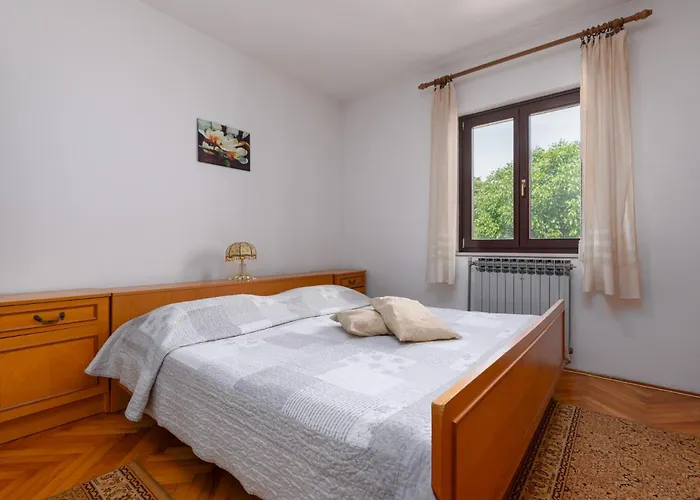 Mariza - Quiet Location! Kukci